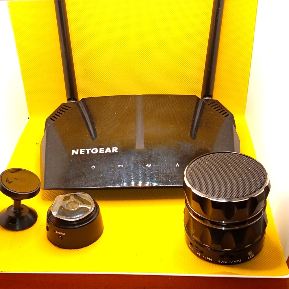 Wifi, bT combo set with surveillance camera,  3 pcs, all preowned